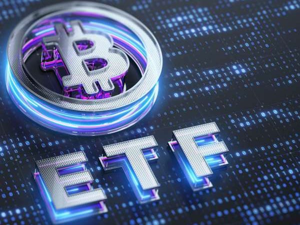 比特币 ETF 投资者面临 20 亿美元损失，普通投资者该怎么办？